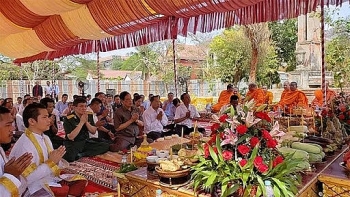 Work on Vietnam-Cambodia Friendship Monument in Kampong Speu started