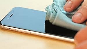 How to properly clean and disinfect your cell phone during COVID-19 outbreak