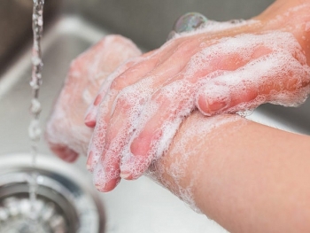 Men wash their hands less than women as coronavirus spreads around the world: Study