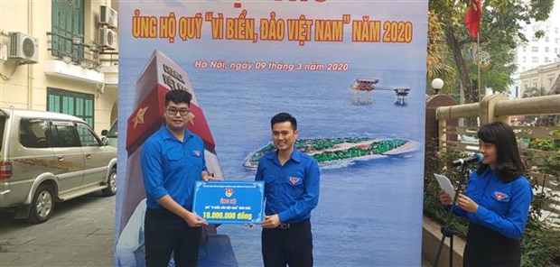 hanoi youths support fund for vietnams sea islands