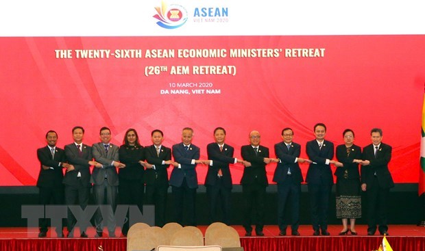 asean ministers agree to boost economic cooperation