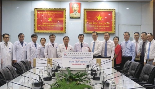 chinese consul general in hcm city thanked vietnamese doctorss care for citizens