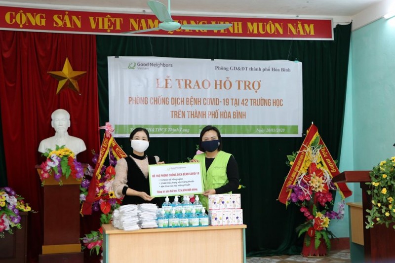 GNI sends COVID-19 relief goods to 42 Hoa Binh’s schools