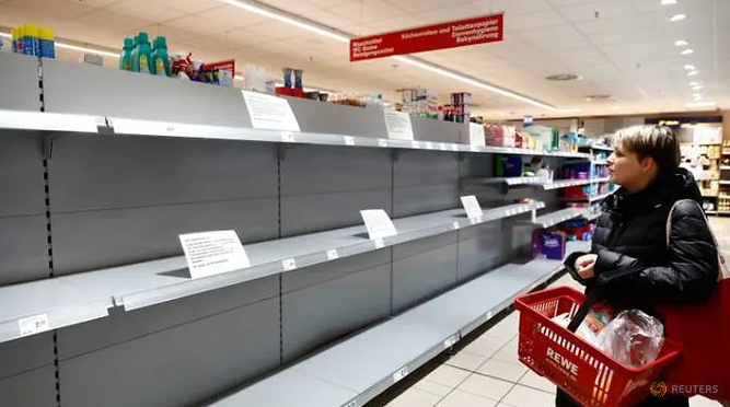 experts warn panic buying lockdowns may spark global food inflation