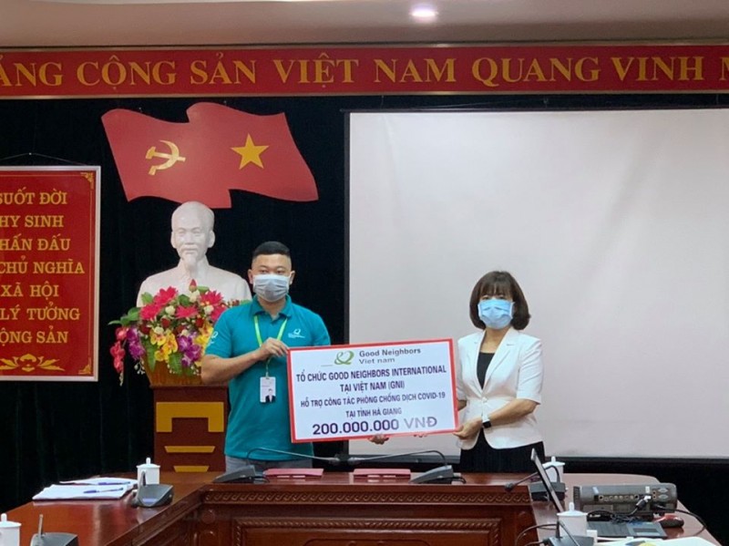 Ha Giang province receives aid from GNI to fight COVID-19