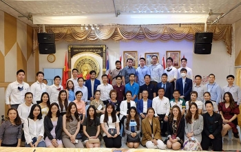 Ambassador visits young overseas Vietnamese in Thailand’s Udon Thani province