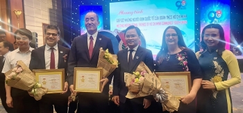 15 foreigners honoured for contributions to youth-related affairs