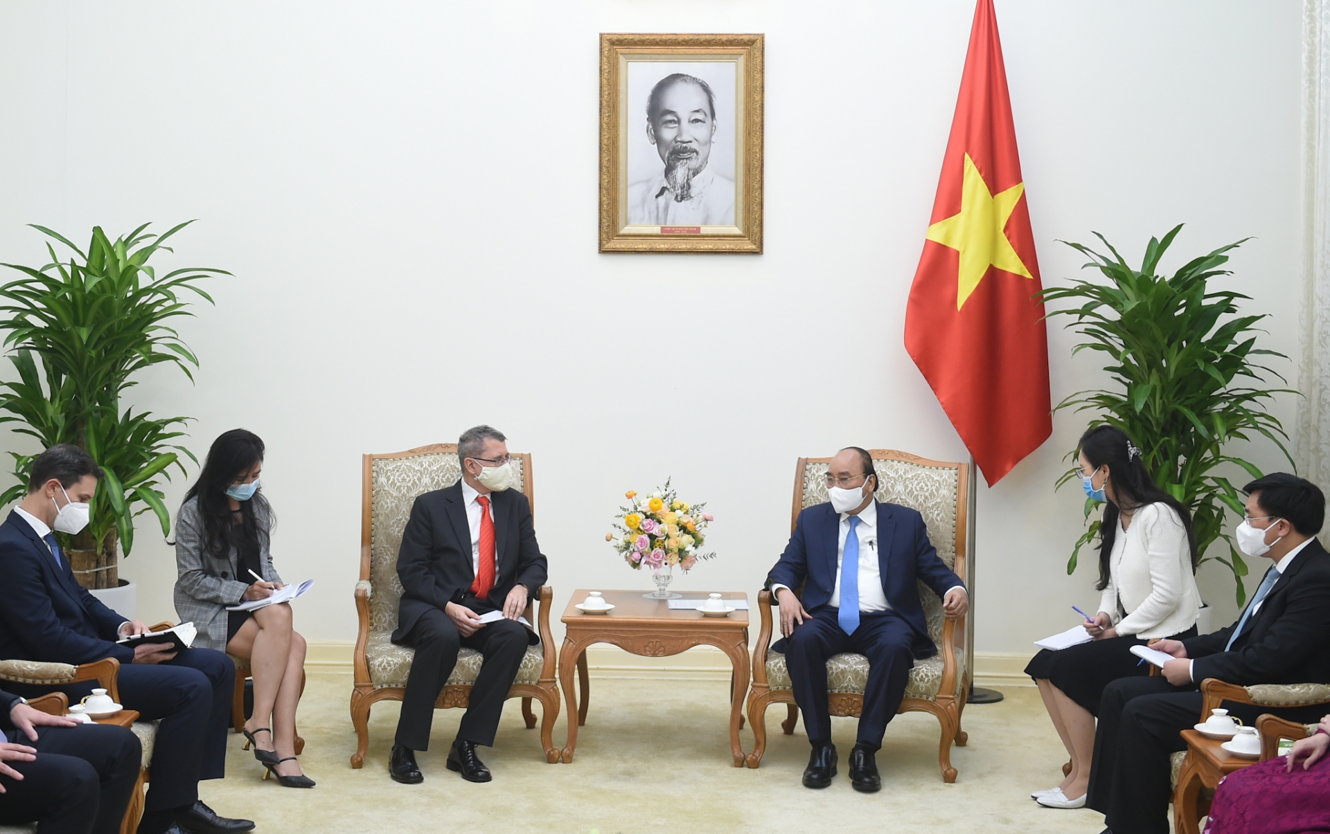 PM hopes Austrian AT&S decide to invest to Vietnam soon