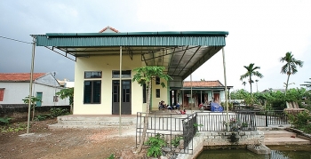 Climate-resilient houses for poor locals in Vietnam's coastal province