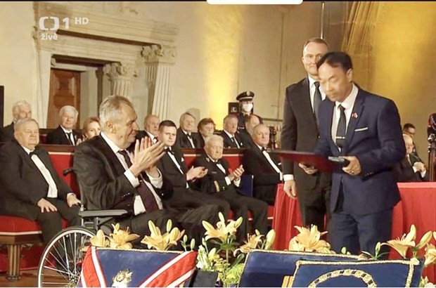 First Vietnamese-Czech Honoured for Contributions to Czech Republic's National Service