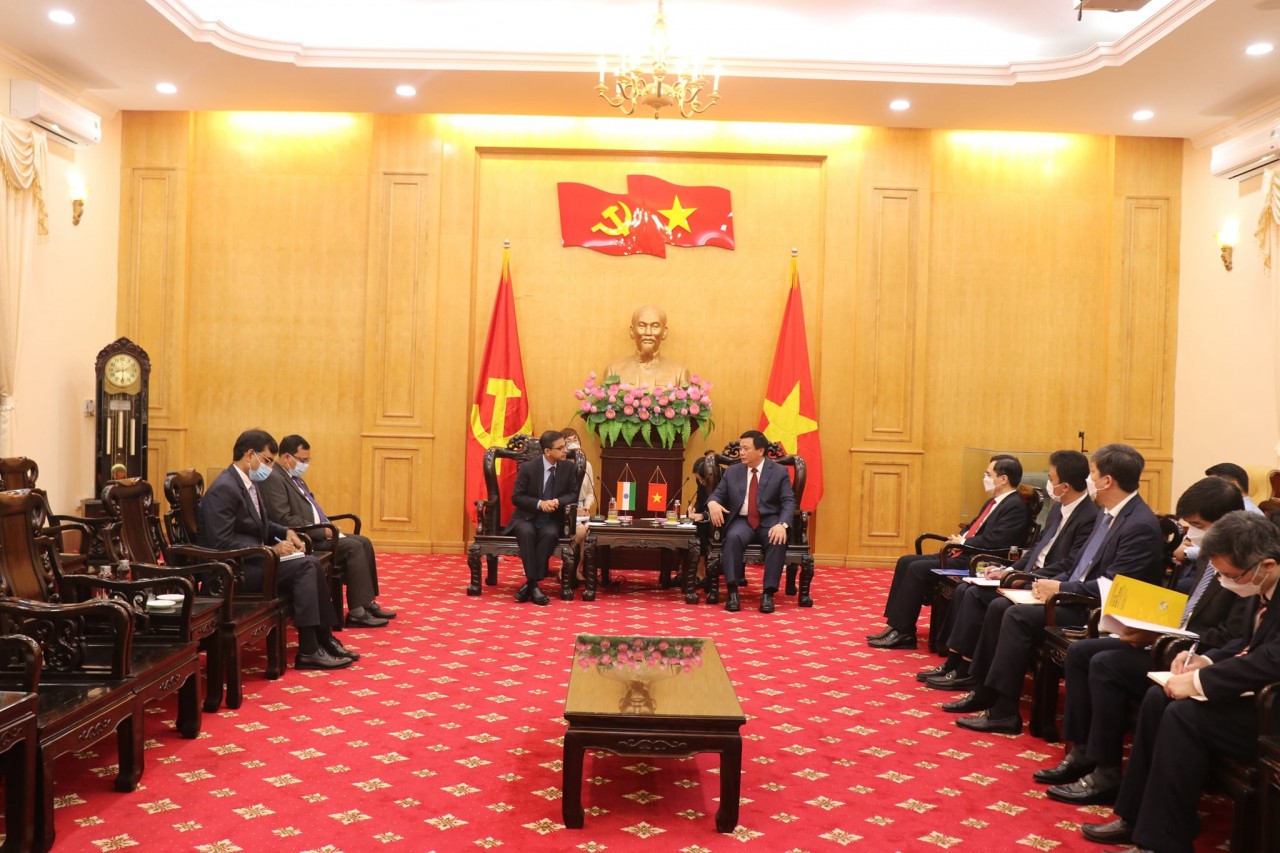 Vietnam Academy of Politics Steps Ups Ties with Indian, Singaporean Partners