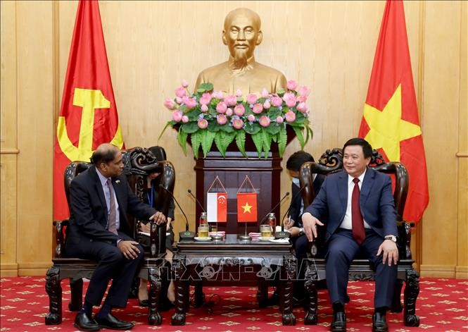 Vietnam Academy of Politics Steps Ups Ties with Indian, Singaporean Partners