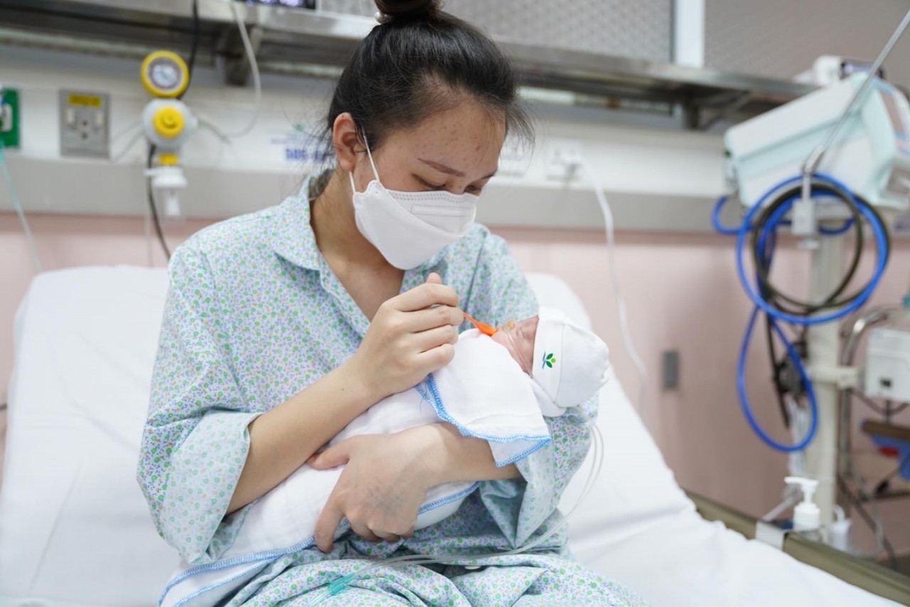 first mothers milk bank opens in hanoi