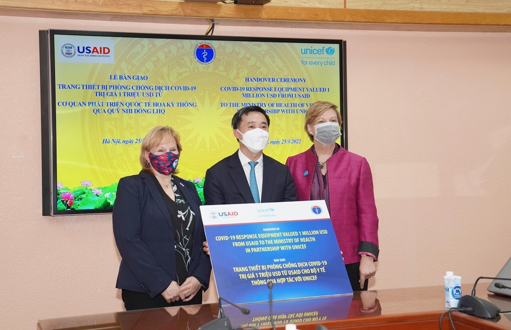 USAID, UNICEF Provide US$1 Million COVID-19 Supplies to Vietnam