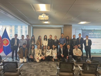 Vietnamese Students’ Association Holds Career Forum for Youths in New York