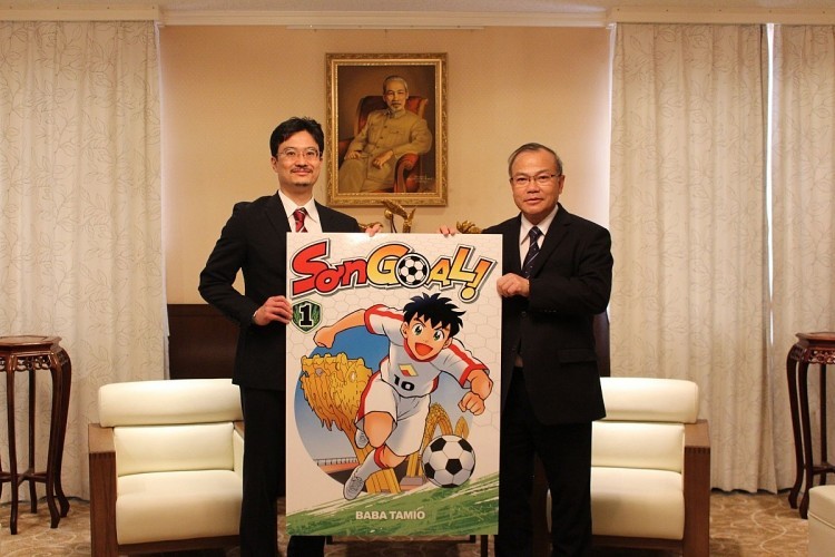 Japanese Mangaka Produces Book on Vietnamese Football