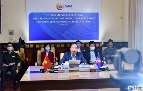 mobilising overall strength of asean community to curbing spread of covid 19