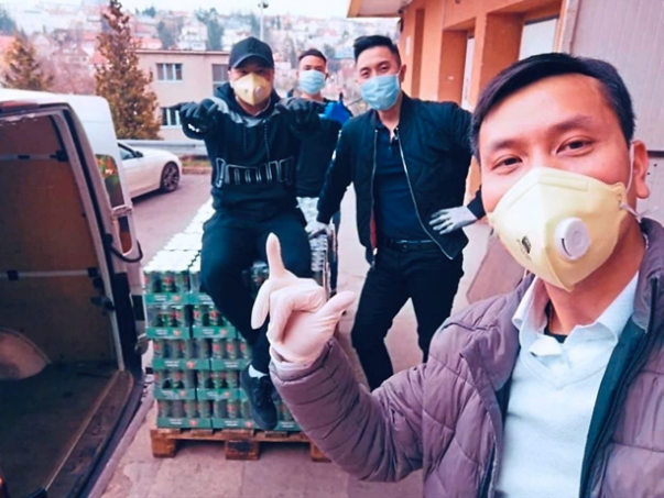 giving back czechs vietnamese help beat coronavirus