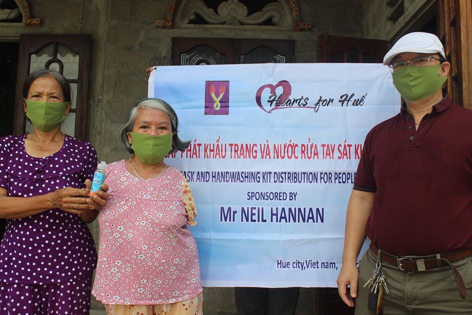 thua thien hue facemasks and hand sanitizer distributed for poor households