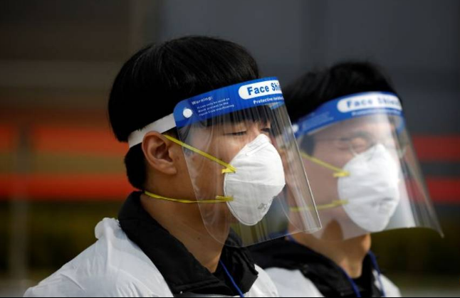 vietnam presents 150000 face masks to russia for covid 19 fight