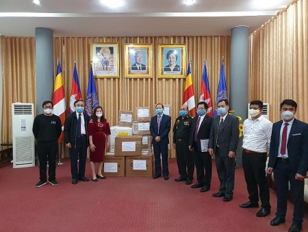 Friendship Association gives Cambodia medical supplies to fight COVID-19