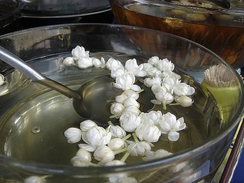 vietnamese sweet tofu pudding in syrup dessert