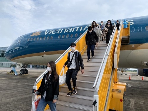 Vietnam brings back over 200 citizens from Singapore