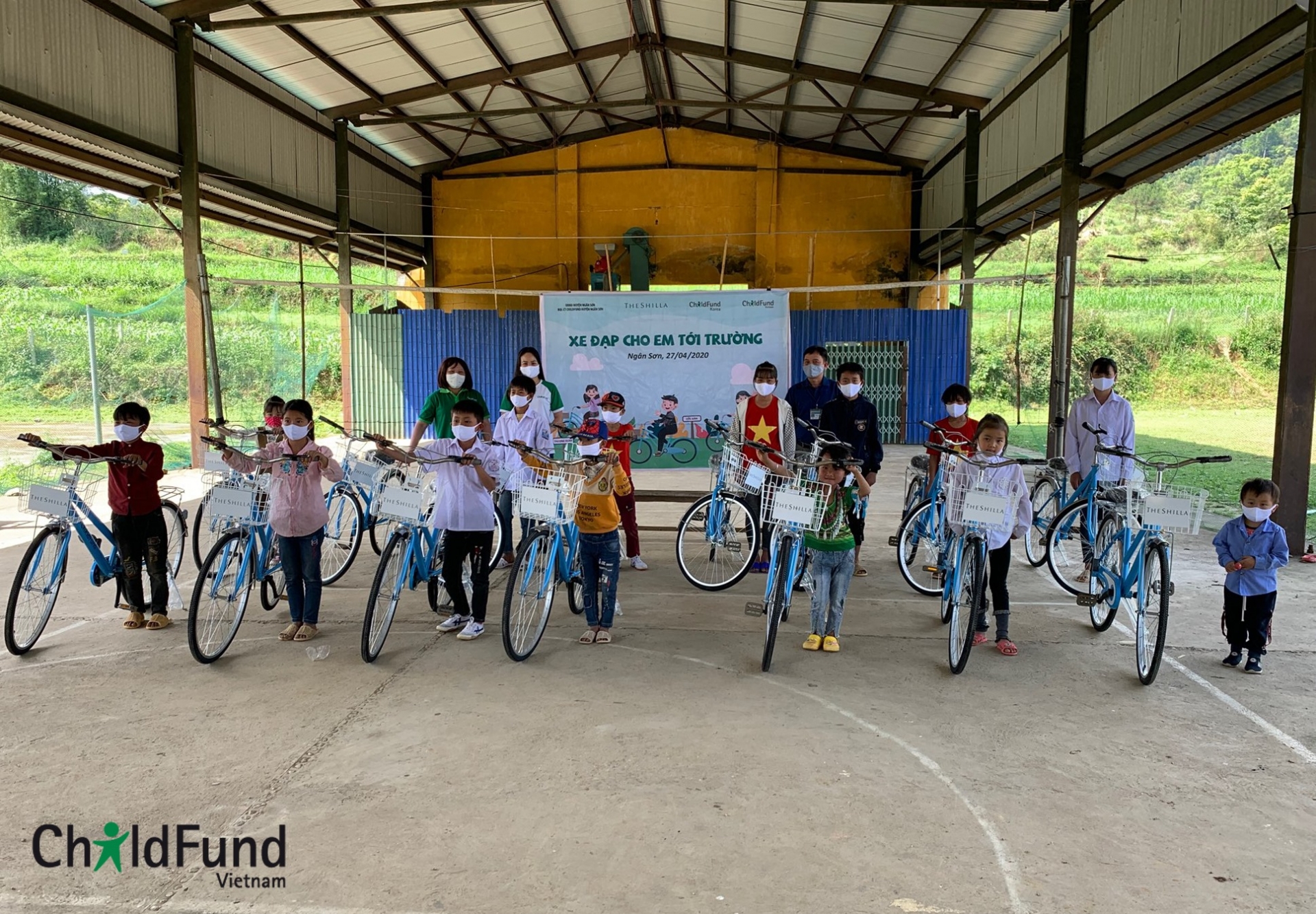over 40 new bikes distributed to poor students in bac kan