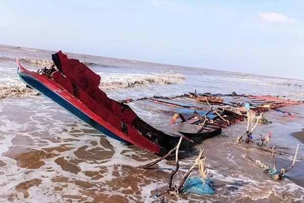 vietnams coastal border guards rescue three indonesians off mekong delta coast