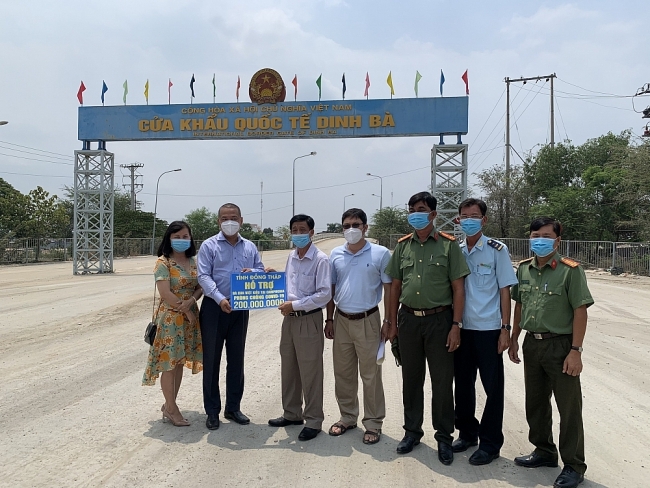 Dong Thap Union continues to provide COVID-19 aid for Vietnamese-Cambodians