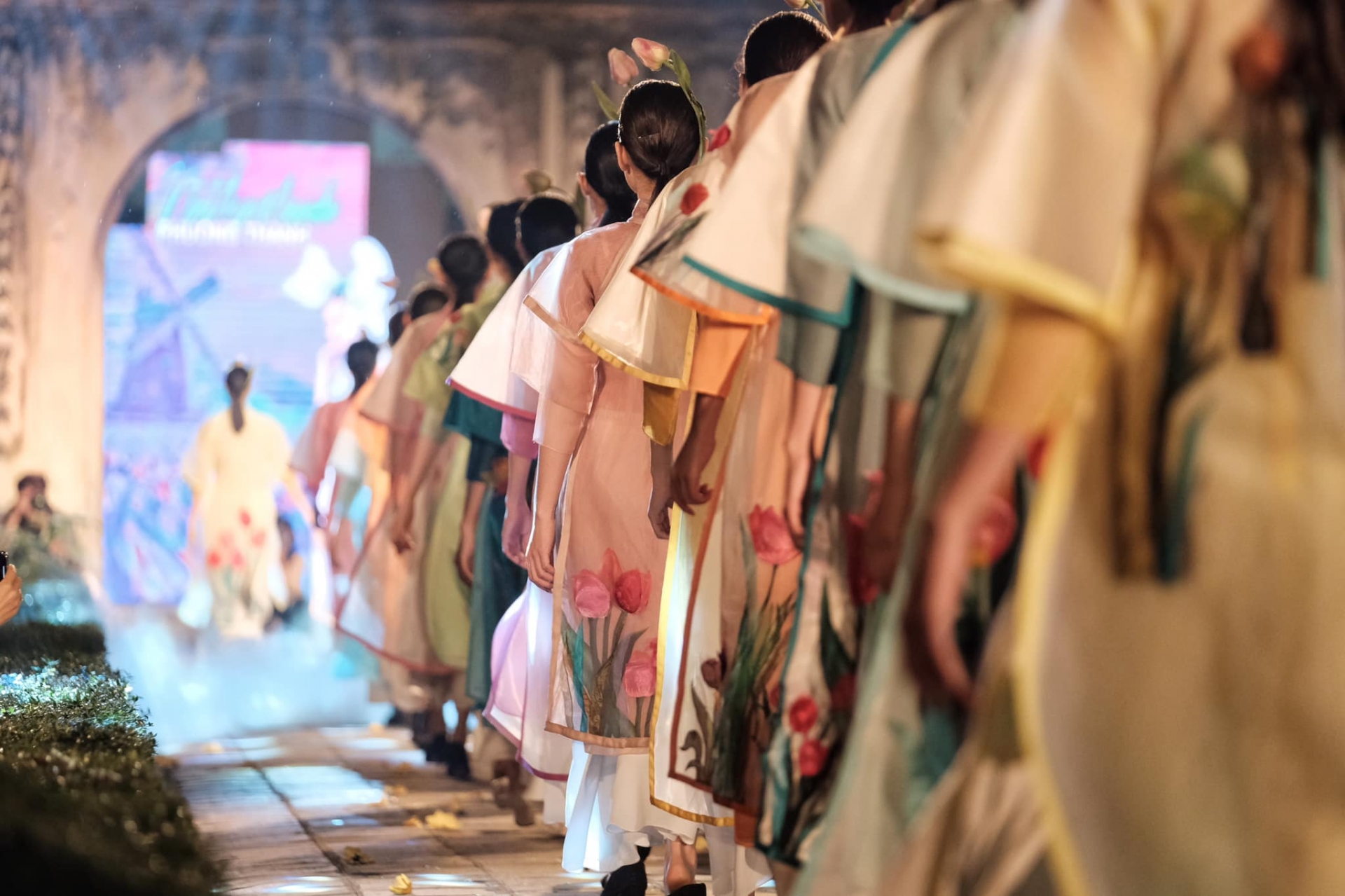 More than 600 Ao Dai designs take stage in Hanoi