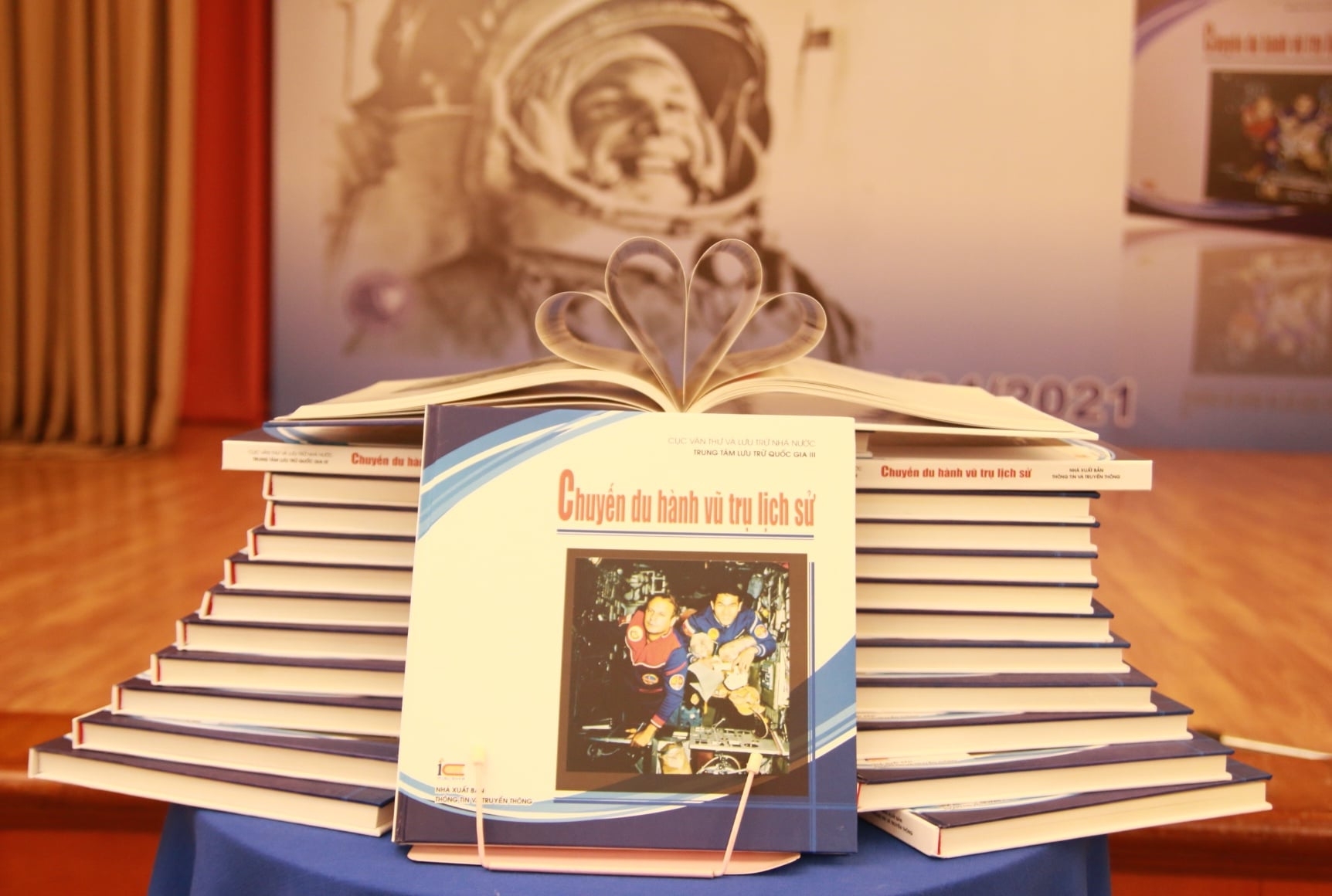 Debuts publication marking 40 year of first Vietnames austronaut’s flight to space