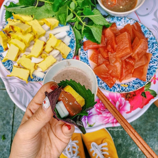 Are you a fan of sushi? If so, you should try raw red jellyfish salad