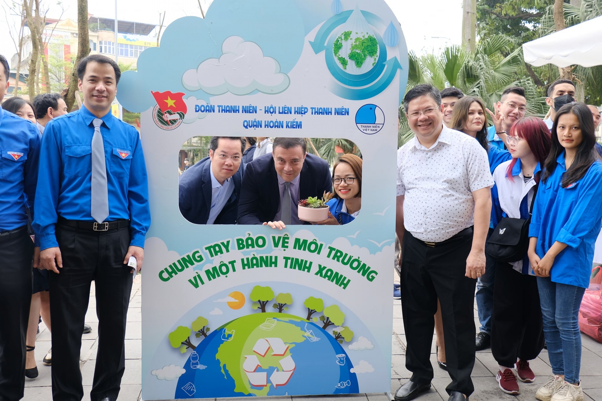 Israeli Embassy gifts solar-powered drip irrigation system to Hanoi