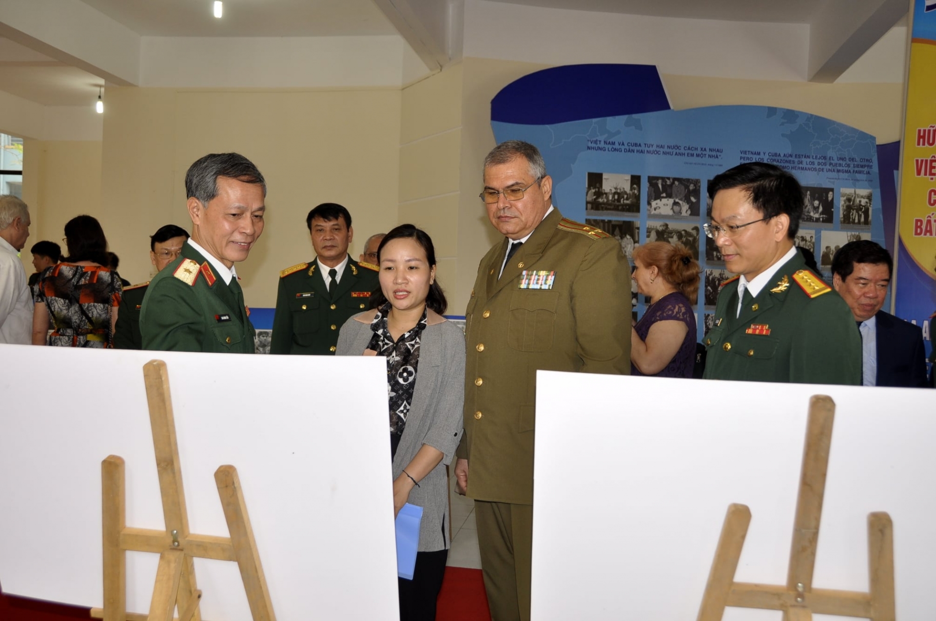 Cuban Revolution’s 60th anniversary of Giron Victory marked in Hanoi