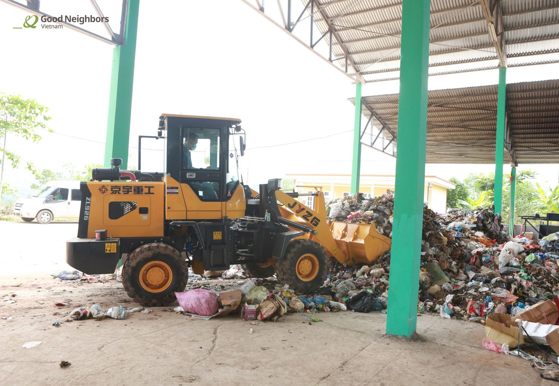 GNI hands over to Mai Chau (Hoa Binh province) waste treatment system