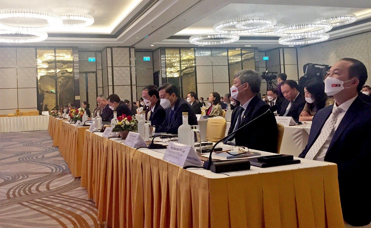 Vietnam, Laos Seek to Achieve Trade Target at 10% to 15% Per Year