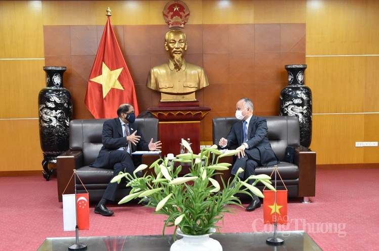 vietnam singapore work to promote intra regional trade
