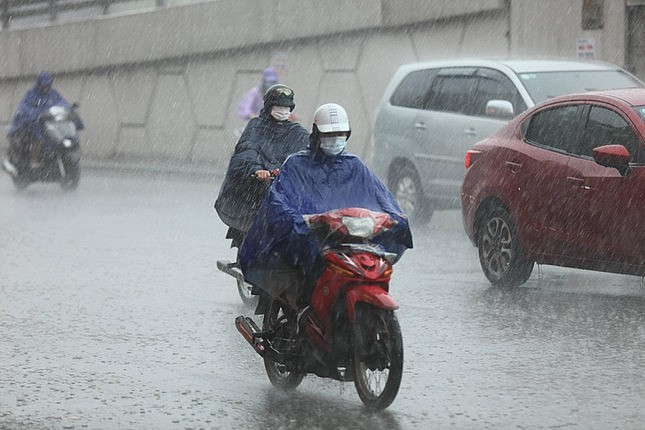 National Holiday Weather Forecasts: Rain in Many Areas