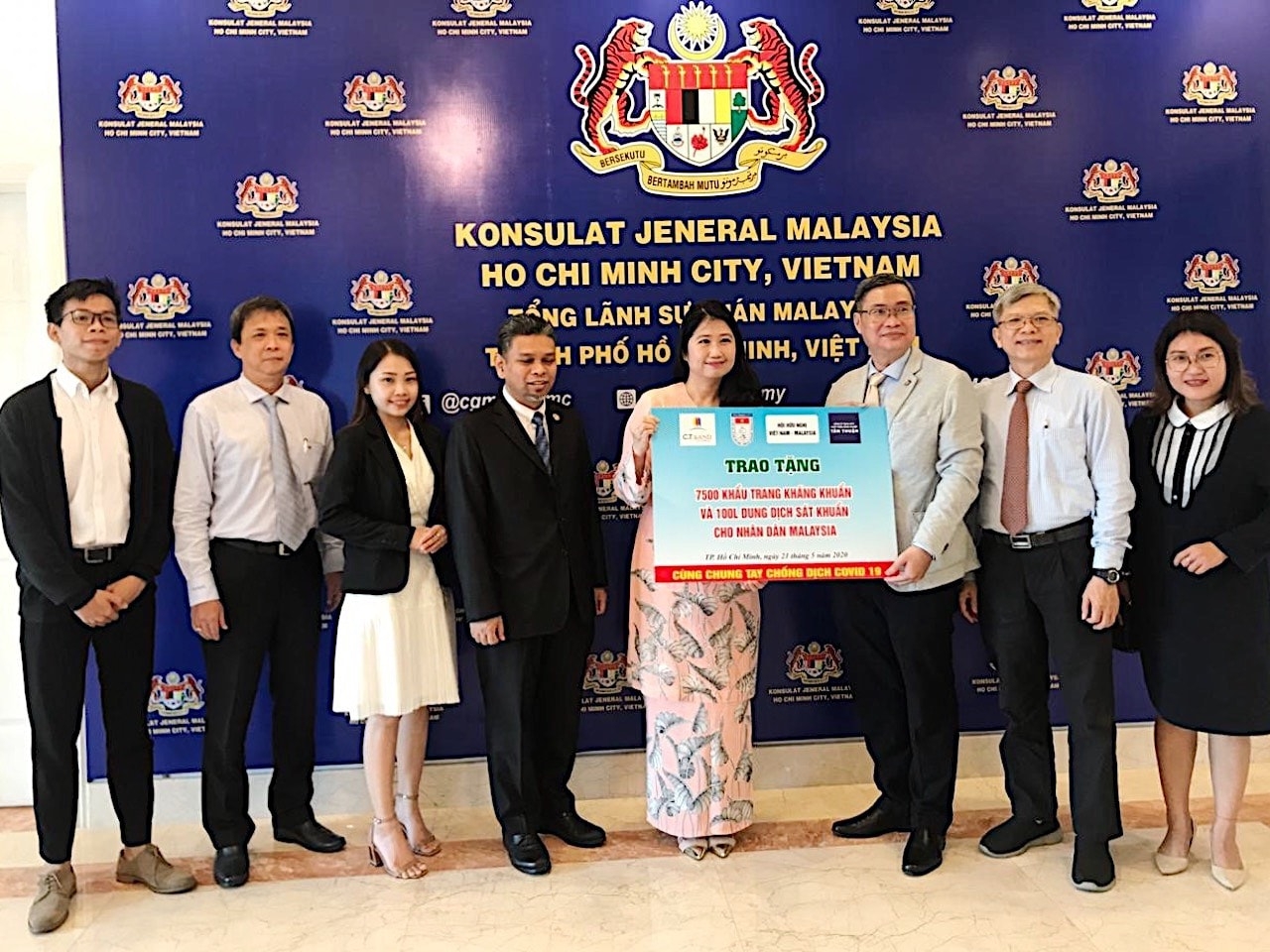 HUFO donates 7.500 face masks for Malaysia's COVID-19 fight