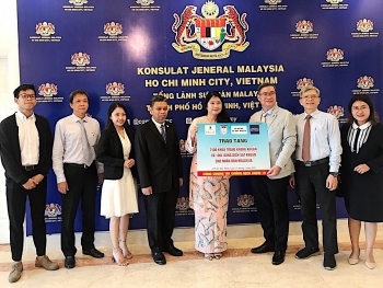 da nang city donates 5000 antibacterial masks to laos