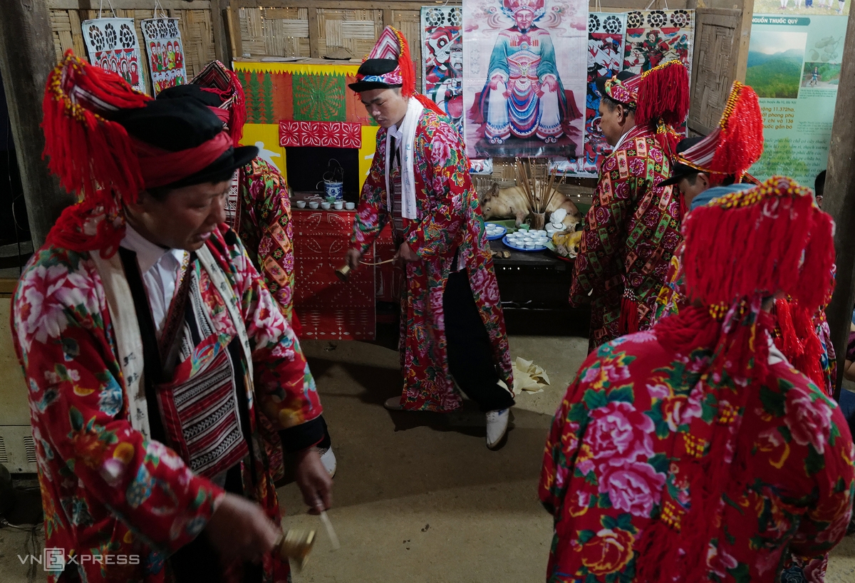 Ban Vuong festival of Dao ethnic group reenacted in Hanoi