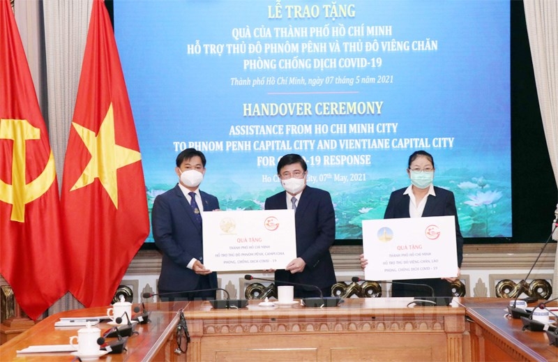 HCM City aids Vientiane and Phnom Penh USD 100,000 in COVID-19 fight