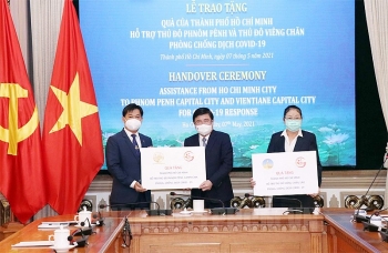 Ho Chi Minh city aids Vientiane and Phnom Penh USD 100,000 in Covid-19 fight