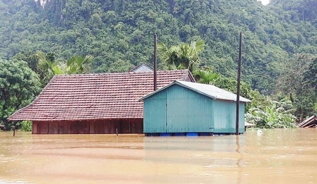 A floating house helps residents to avoid flood. Photo: VNA