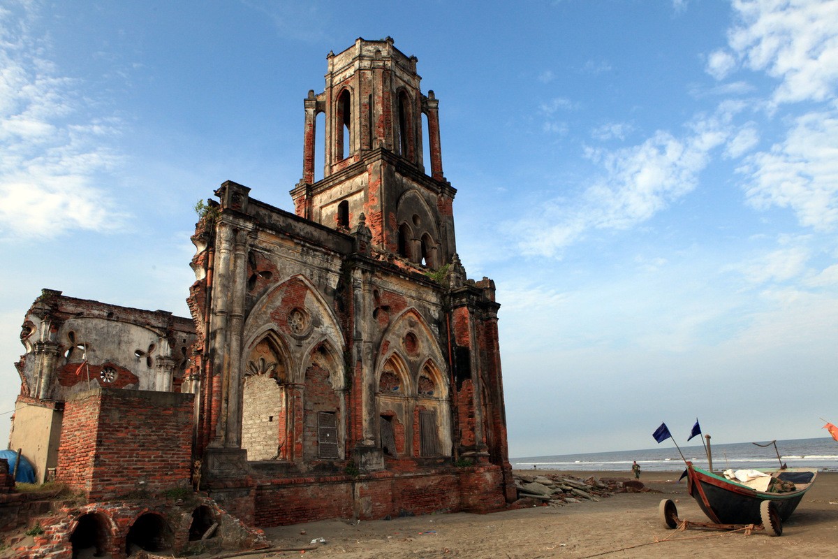 Beauty in Ruins: Pouring Church by the Beach of Nam Dinh Province