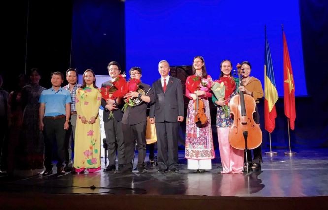 friendship concert highlights vietnam romania cultural educational cooperations