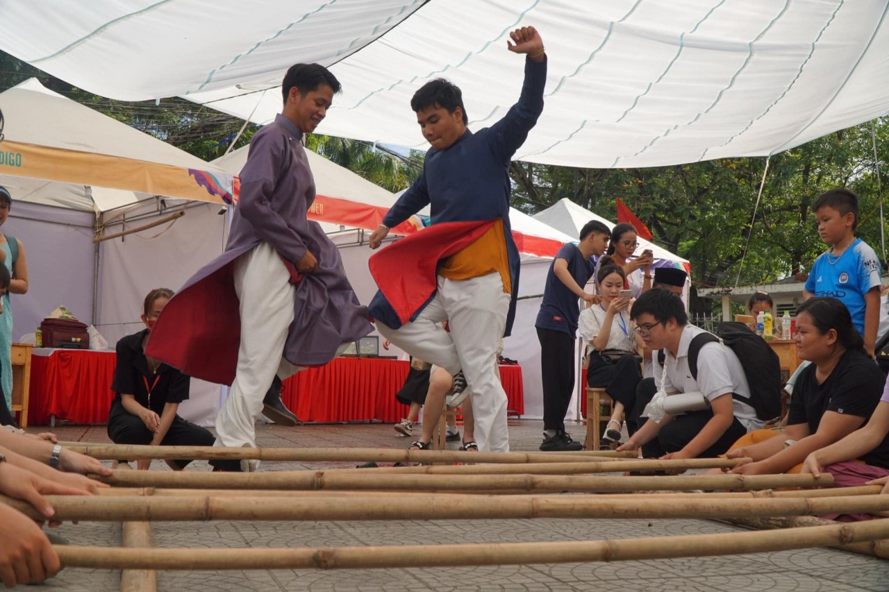 Vietnam Summer Fair - First Cultural-Industrial Fair Ever in Hue Vietnam Summer Fair - First Cultural-Industrial Fair Ever in Hue