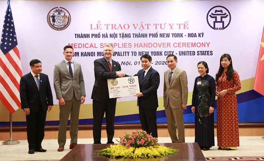 us ambassador kritenbrink vietnam has been proactive and transparent in covid 19 information