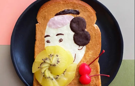 Japanese artist makes her creations on plain bread, using edible ingredients